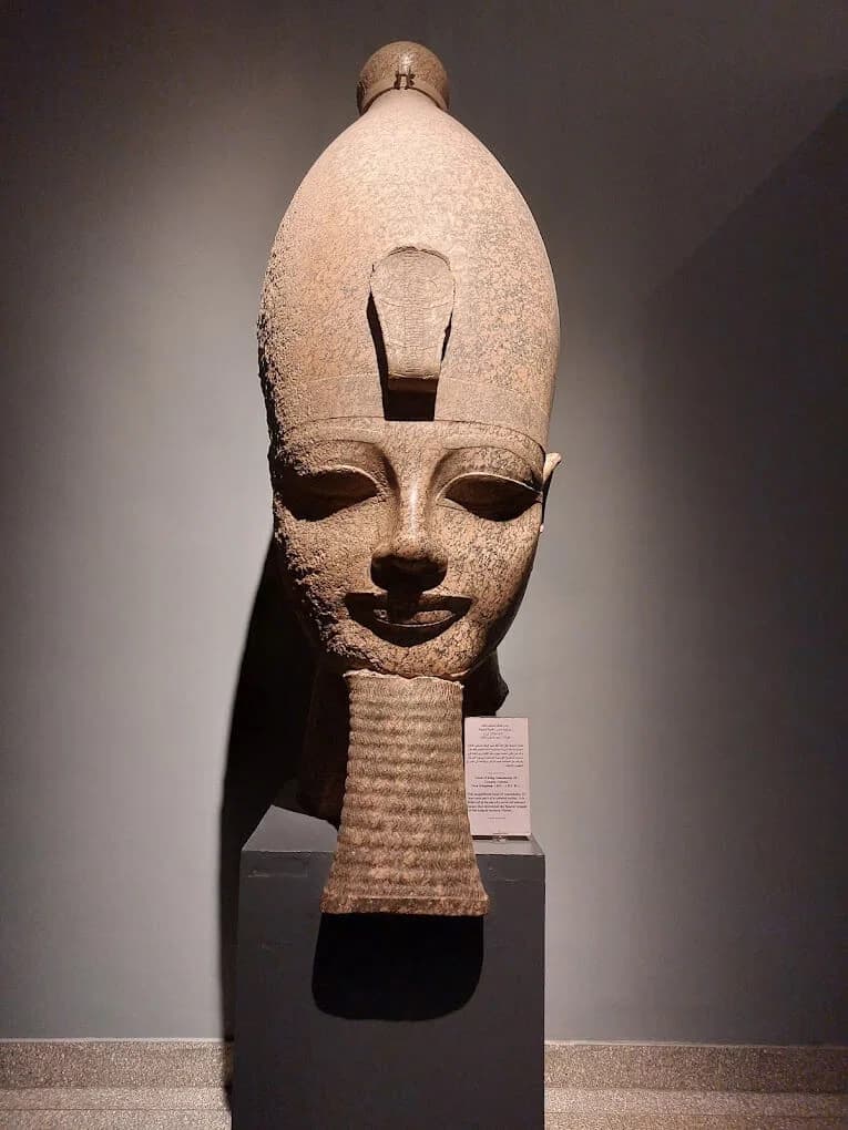 Statues antiques exposees au musee de Louxor — photo 4