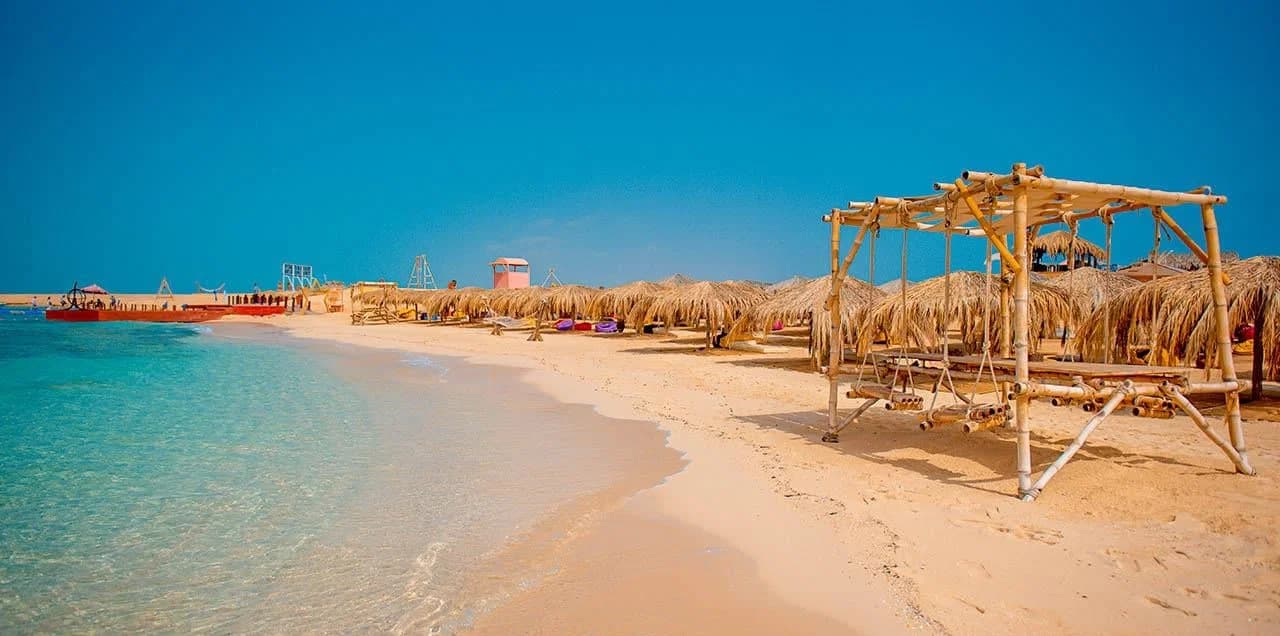 Excursion en bateau vers l'île Hula Hula depuis Hurghada : snorkeling, plage et déjeuner en mer Rouge — photo 7