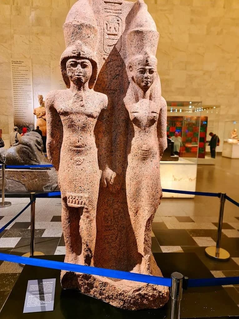 Statues antiques exposees au musee de Louxor — photo 2
