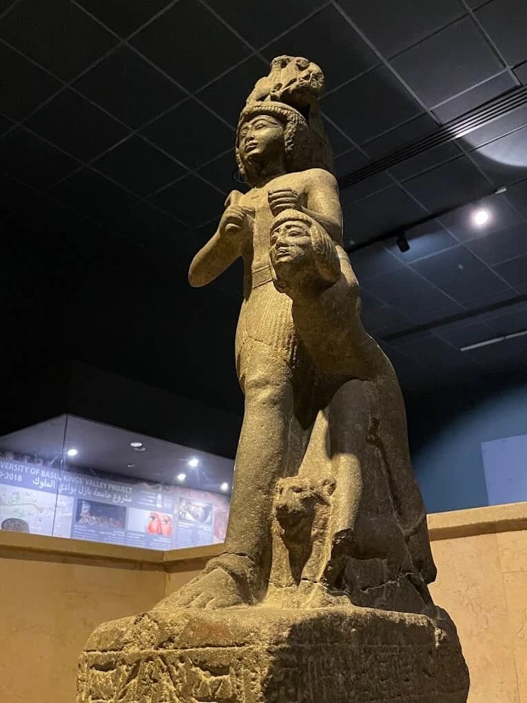 Statues antiques exposees au musee de Louxor — photo 5